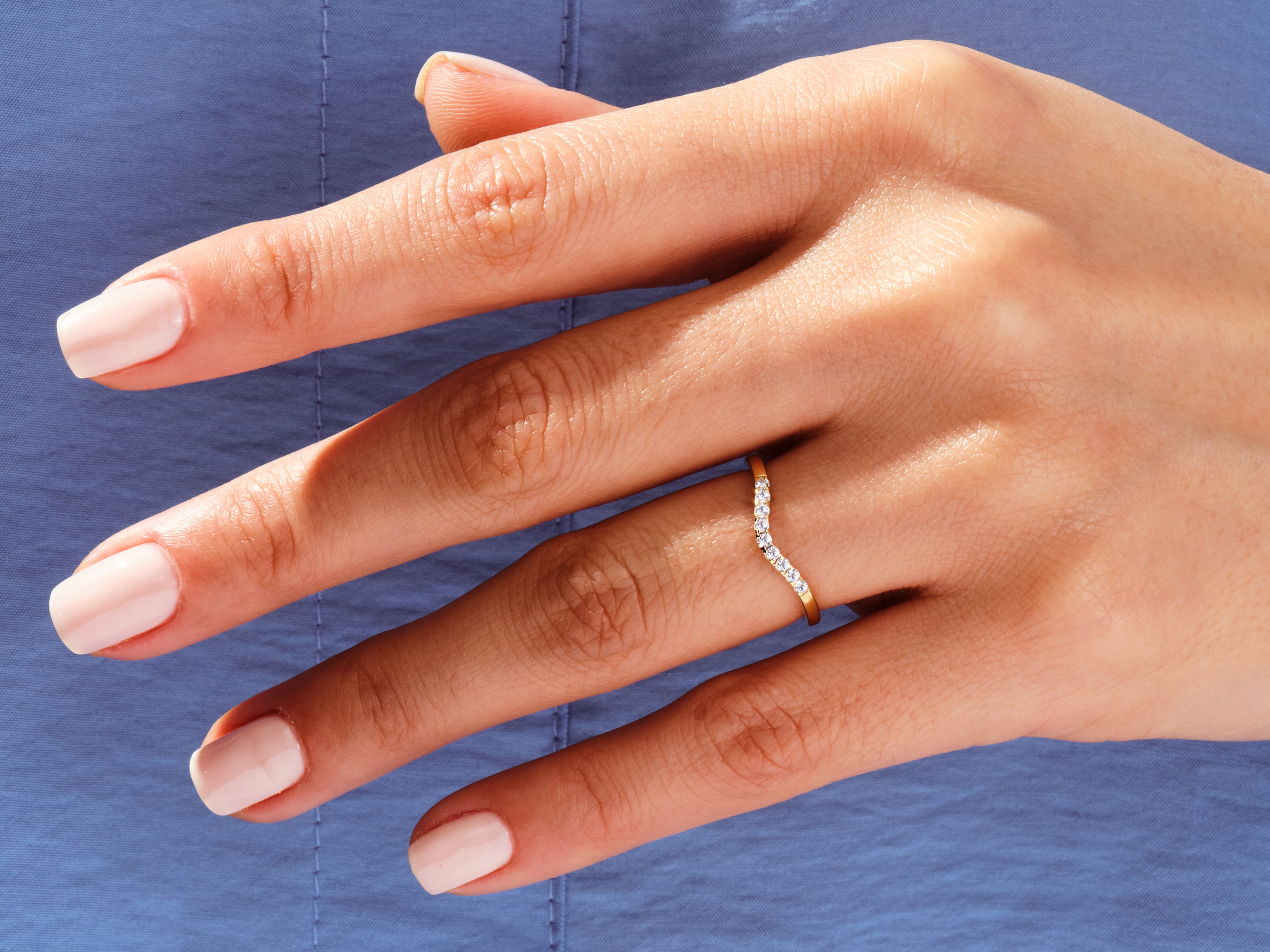 U-Curve Wedding Band