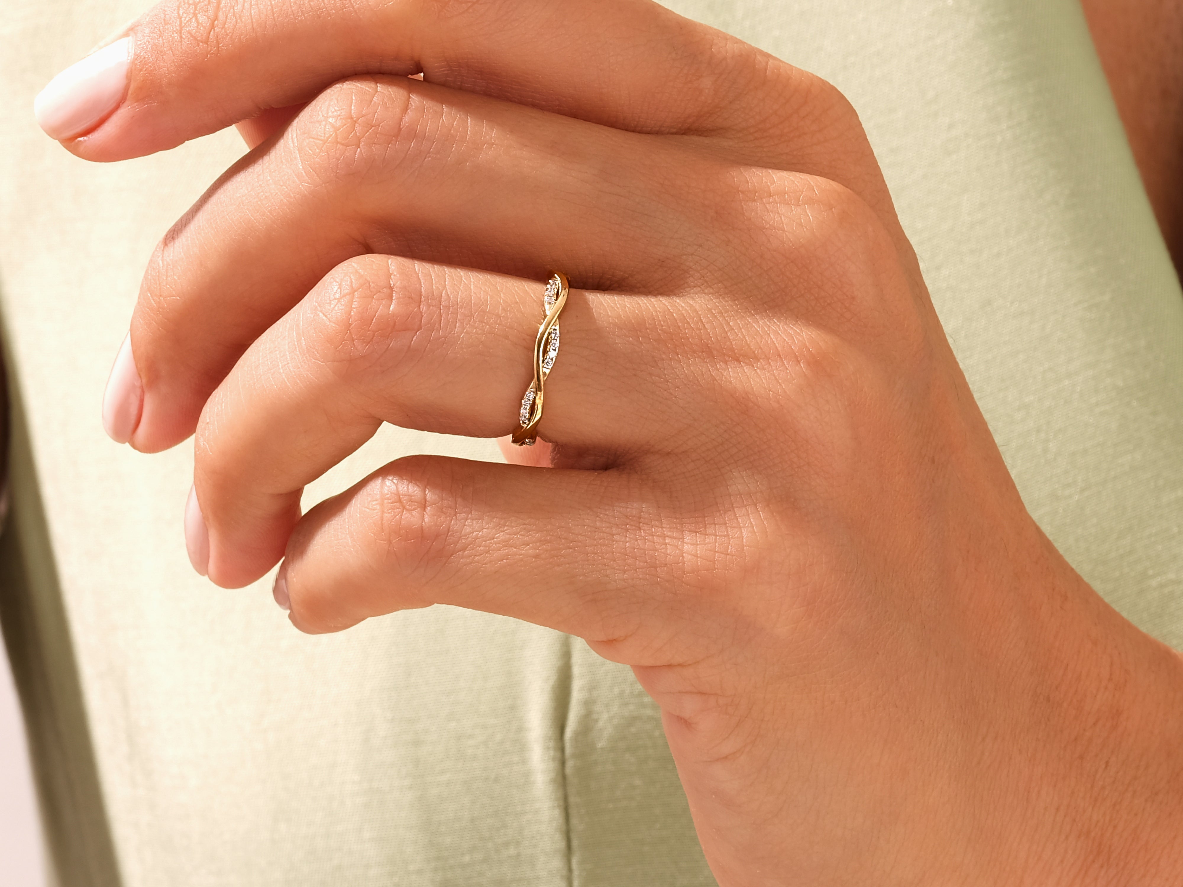 Twisted Vine Wedding Band