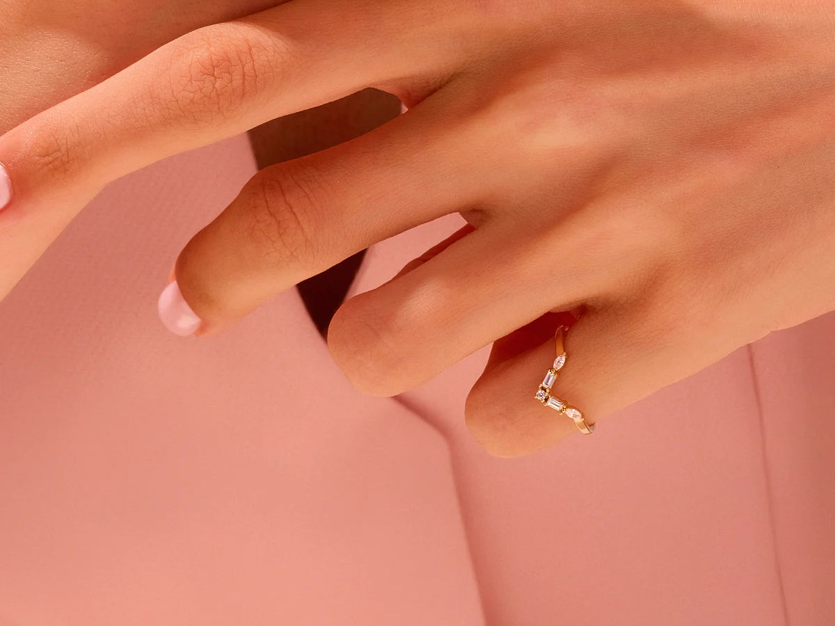 Curved Ring