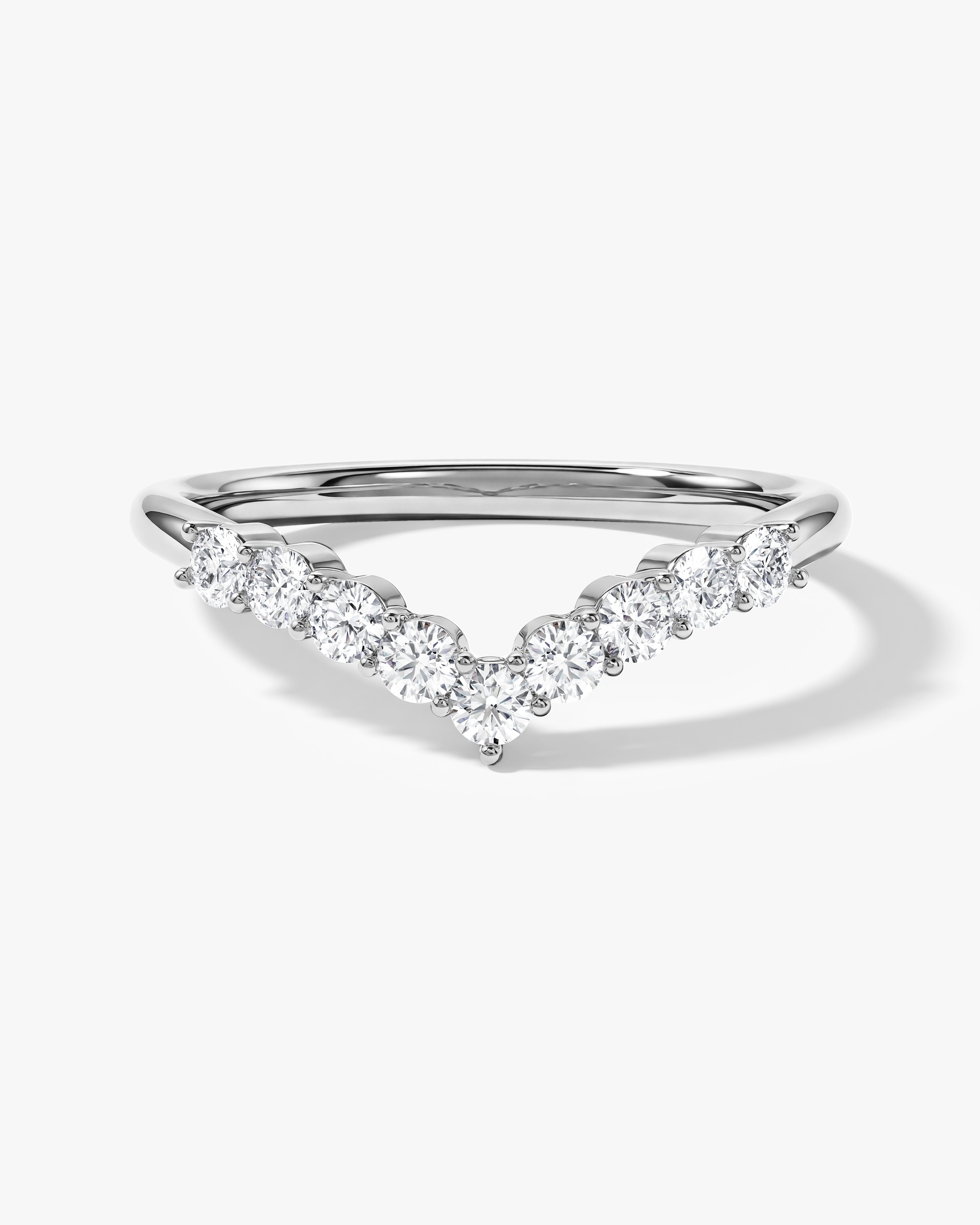 Shared Prong Chevron Wedding Band (0.30 CT TW)