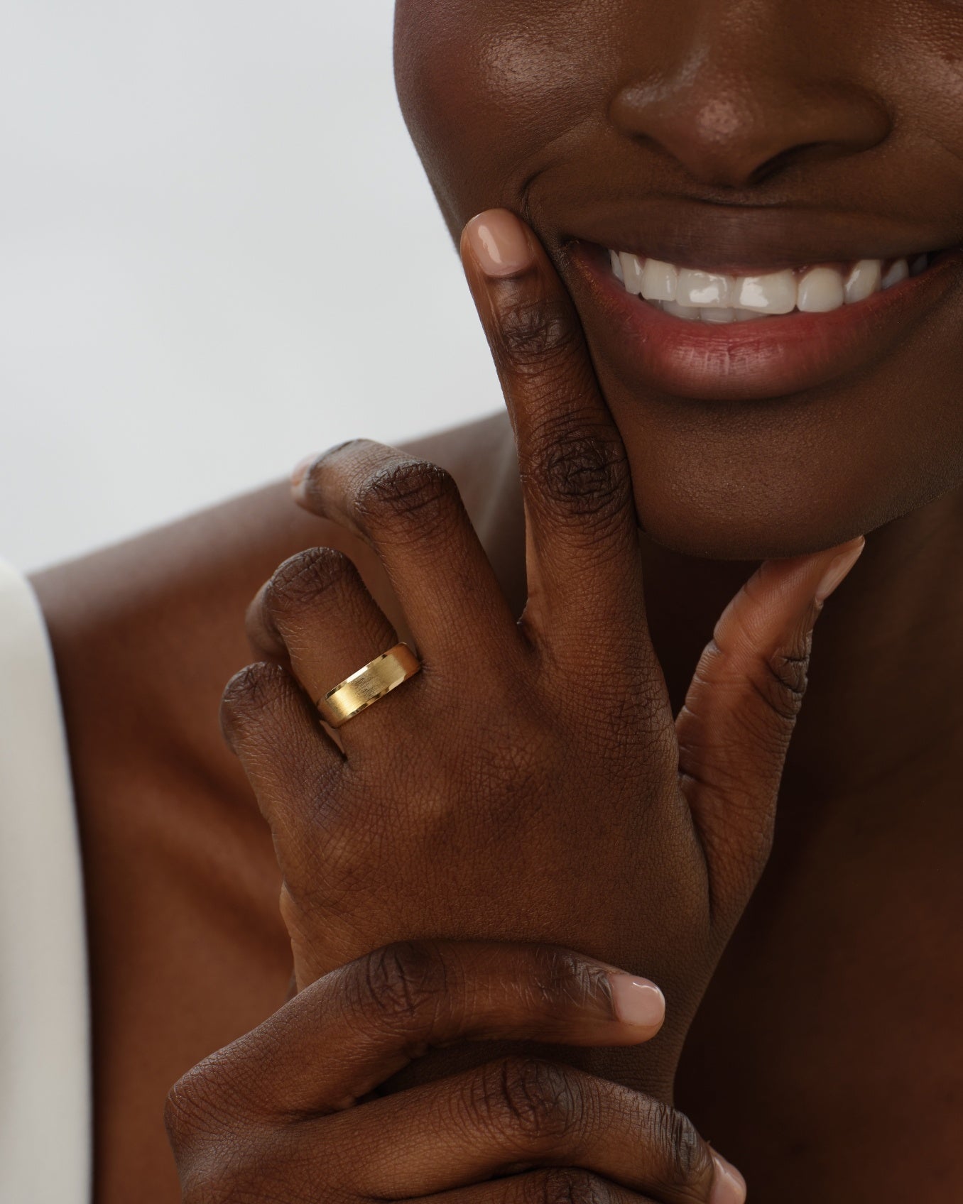 7mm Beveled Edge Wedding Band - Matte Brushed
