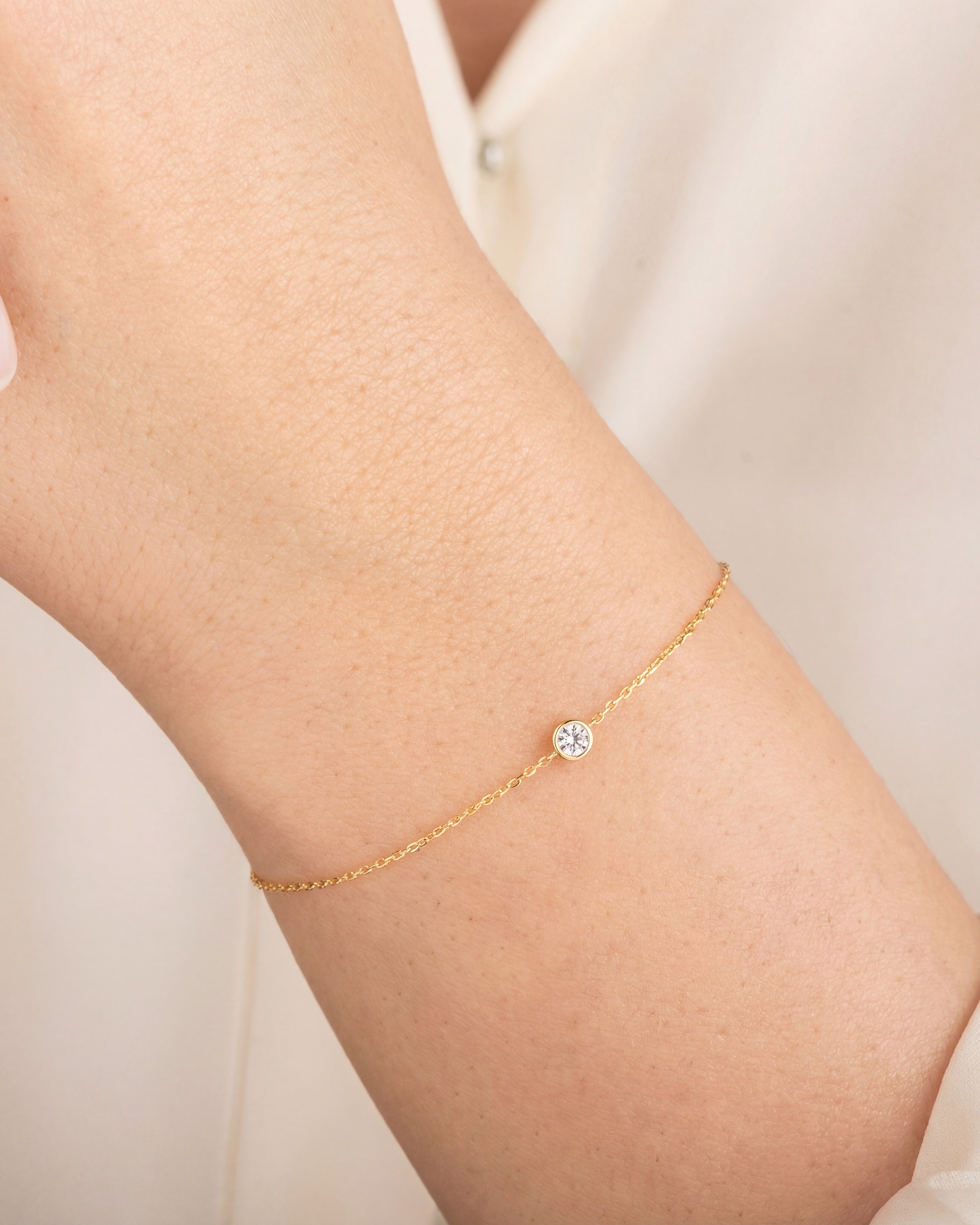 Solo Bezel Drop Bracelet