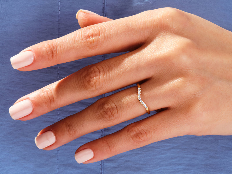 U-Curve Wedding Band