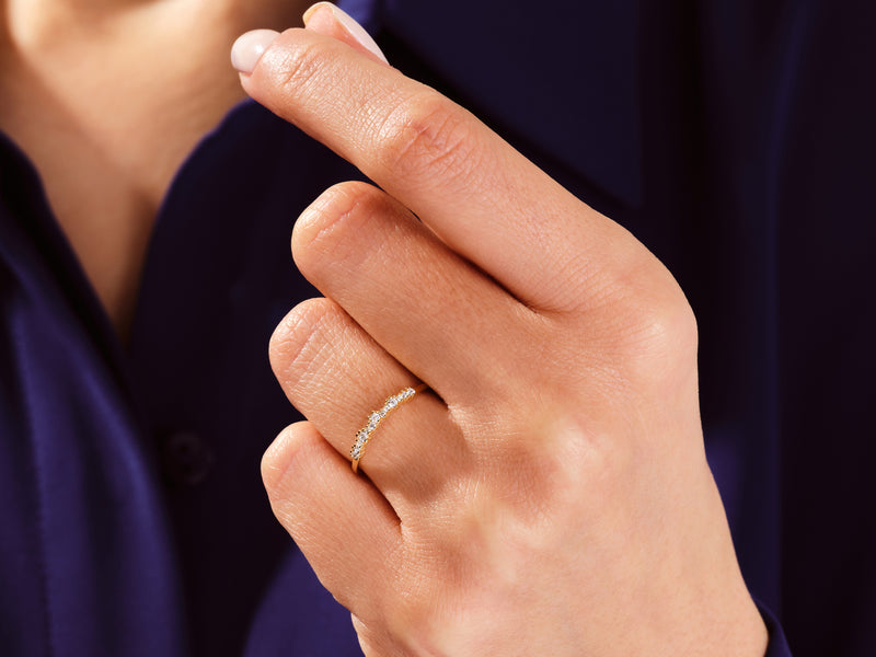Petite Curve Wedding Band