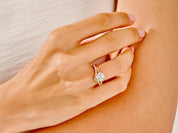 Graceful Curve Wedding Band