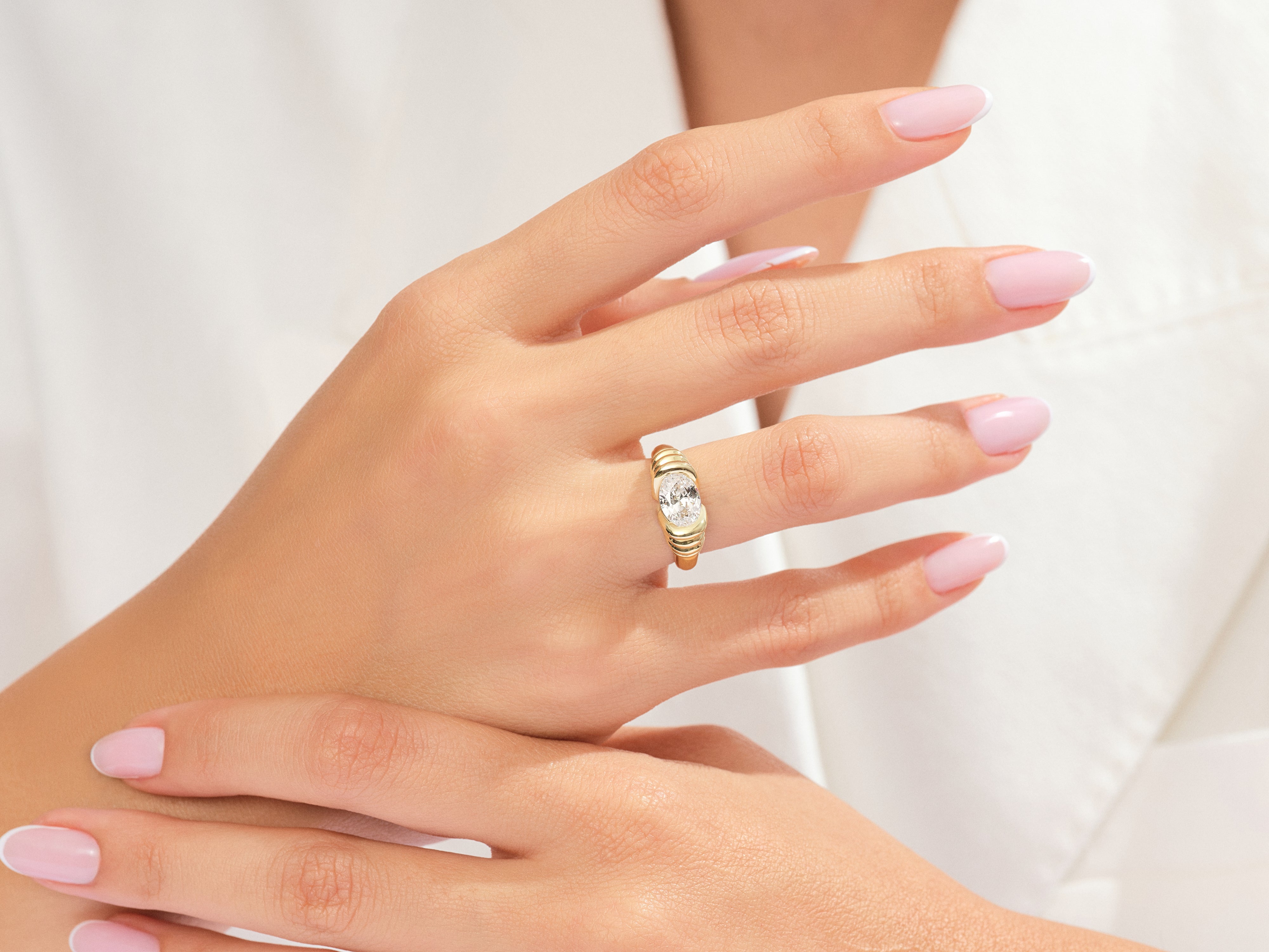 ECWB0226_Model_Wearing_Oval_Gemstone_Promise_Ring_1_657e9fcd-a1a9-4ded-9e4c-91ff4a91edc9.jpg