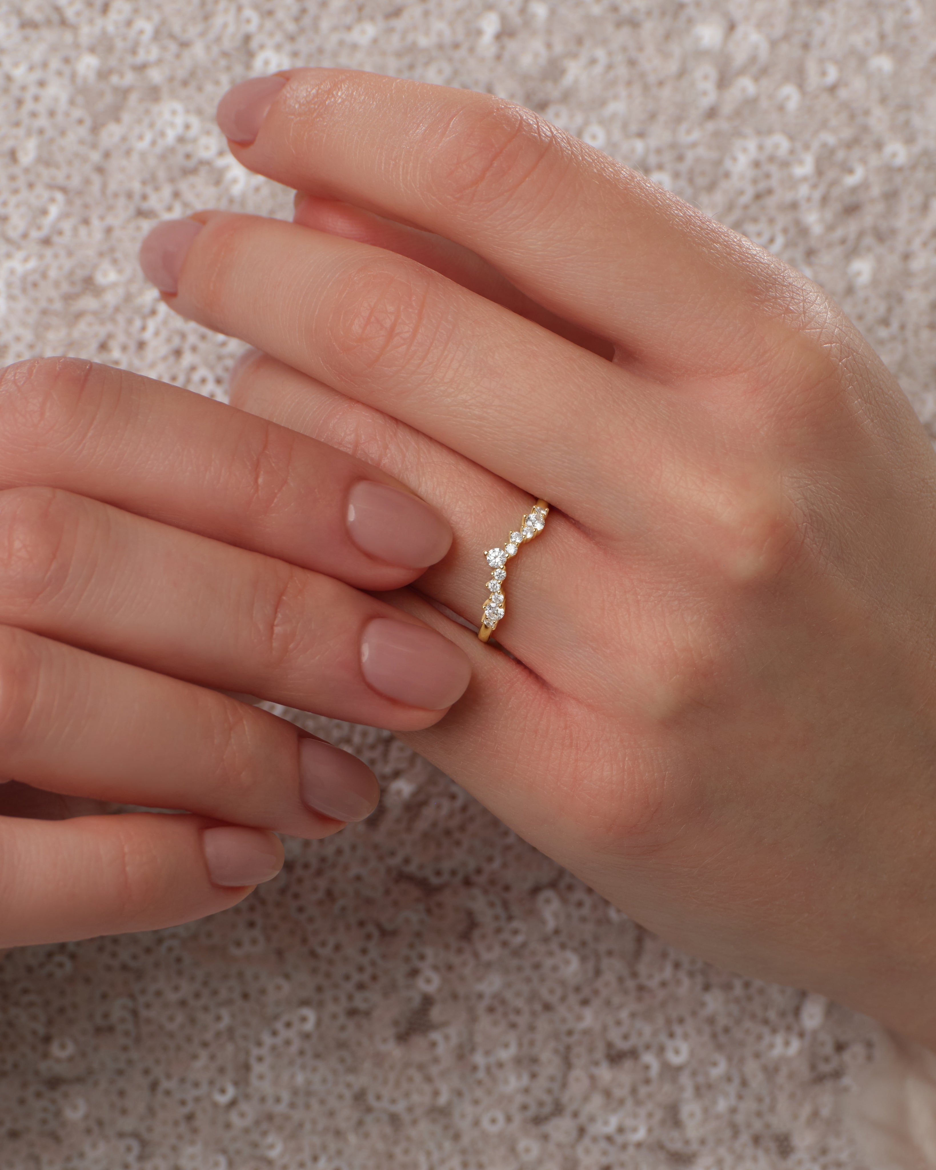 Chevron Nesting Wedding Band (0.30 CT TW)