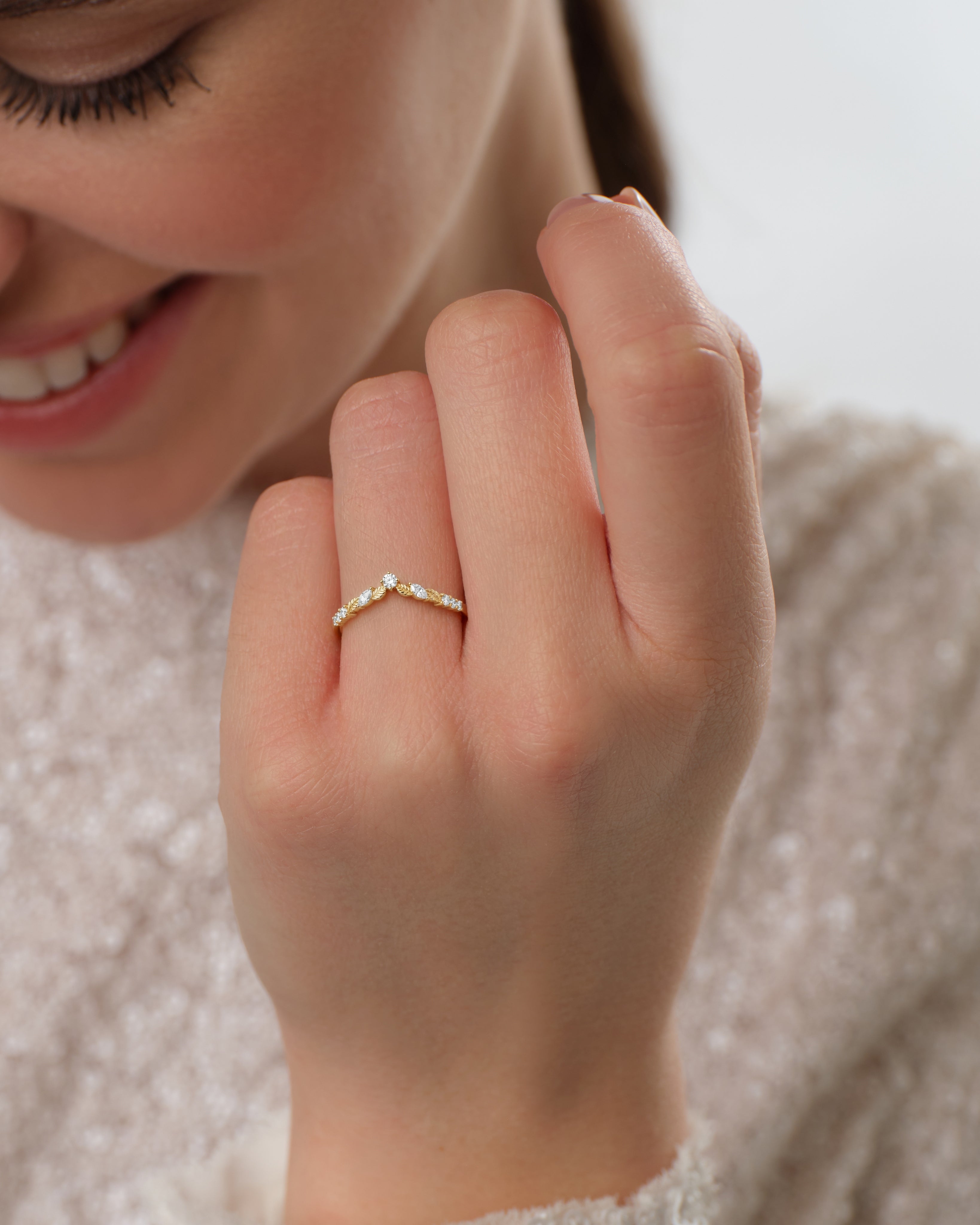Petal Nesting Wedding Band (0.20 CT TW)