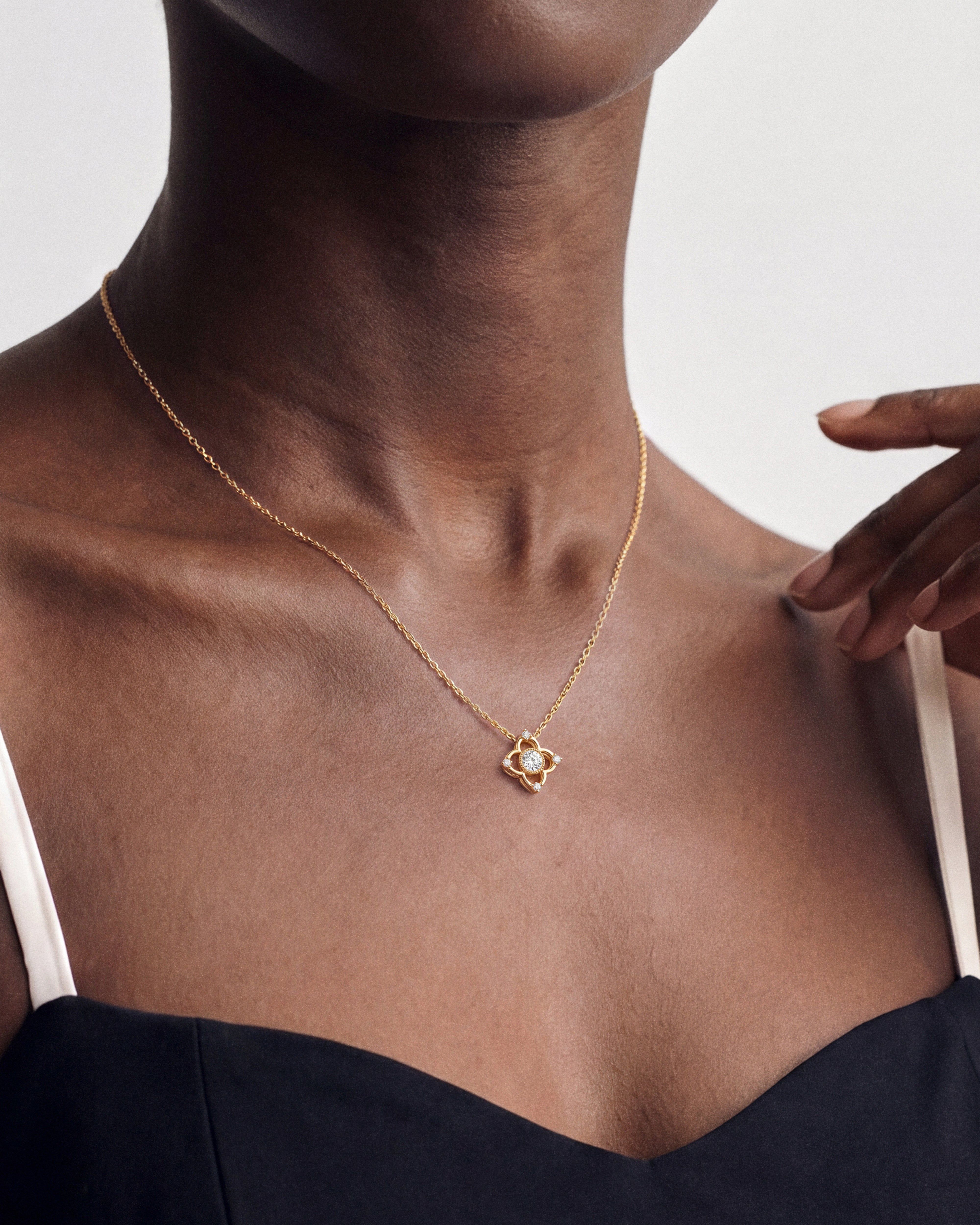 Open Petal Clover Necklace