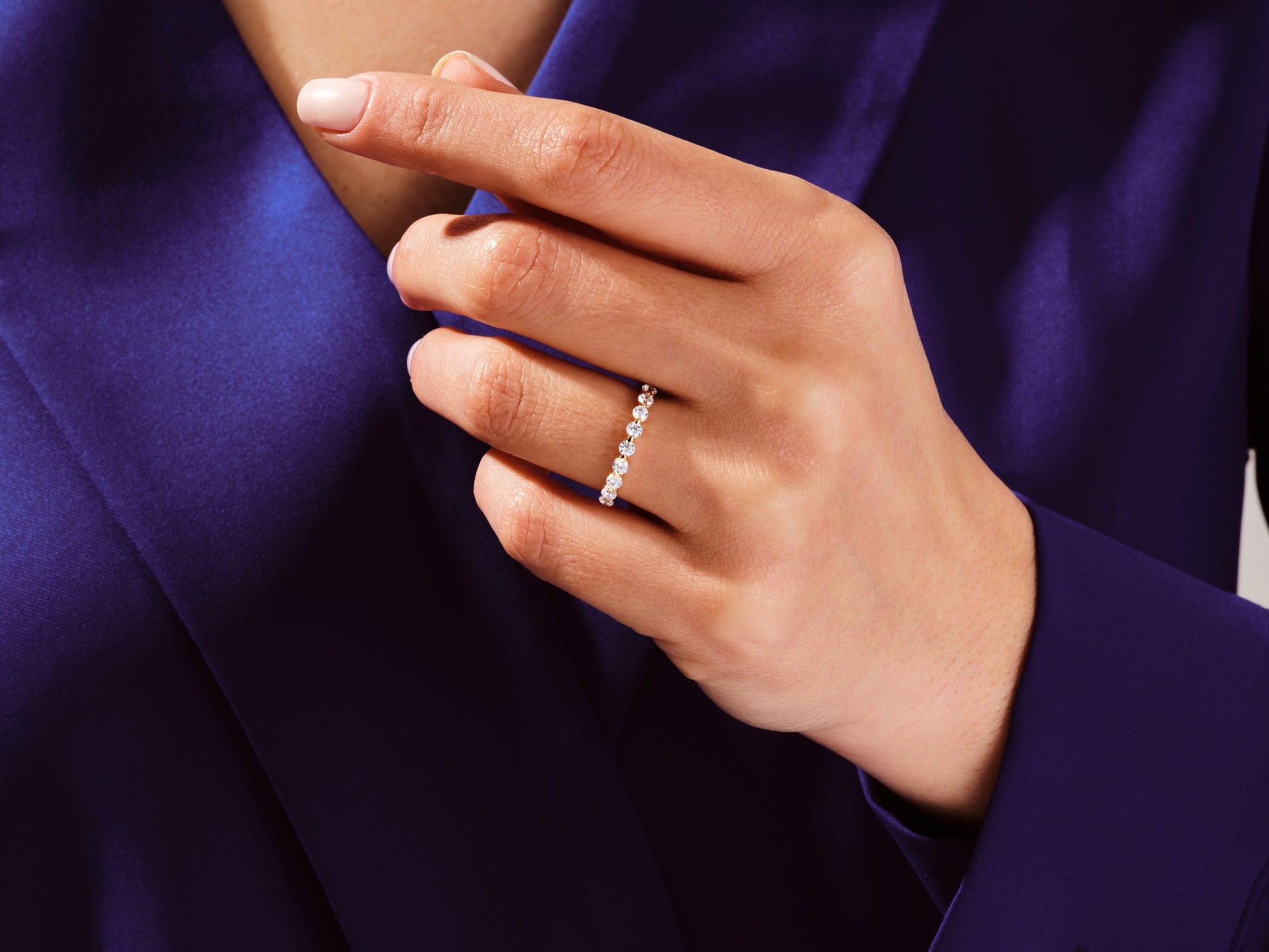 Floating Eleven Stone Moissanite Anniversary Band (0.33 CT TW)