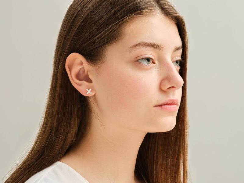 14k Gold Round Cut Clover Stud Earrings