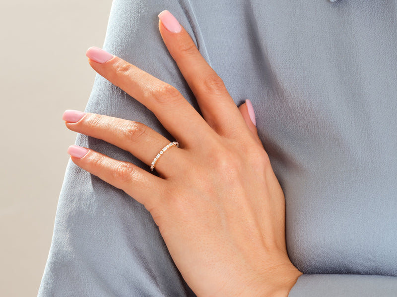 Alternating Round and Baguette Diamond Wedding Band