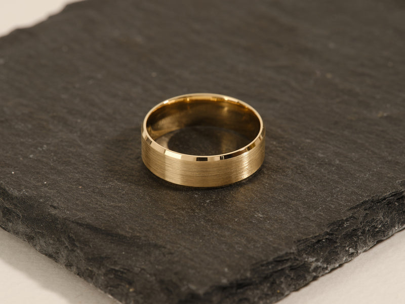 7mm Beveled Edge Men's Gold Wedding Band - Matte Brushed